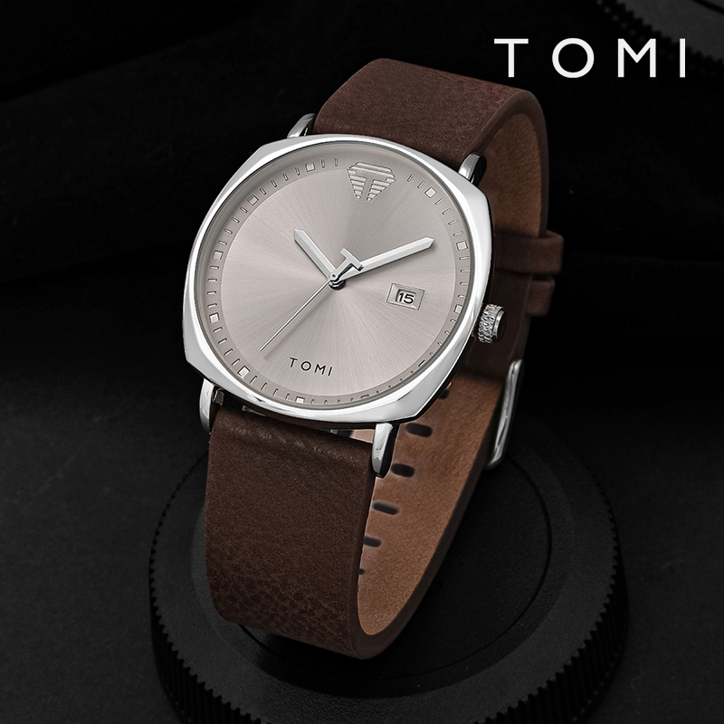 ساعة رجالية من تومي، تصميم بسي - مراجعة Omega Watch Constellation وسعره
