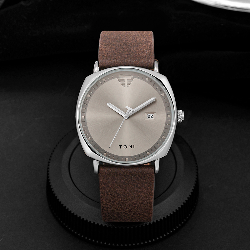 ساعة رجالية من تومي، تصميم بسي - مراجعة Omega Watch Constellation وسعره