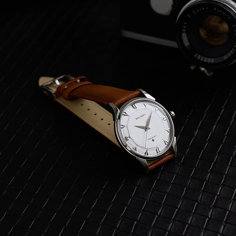 ساعة يد رجالية أوتوماتيكية ميك - مراجعة Omega Watch Constellation وسعره