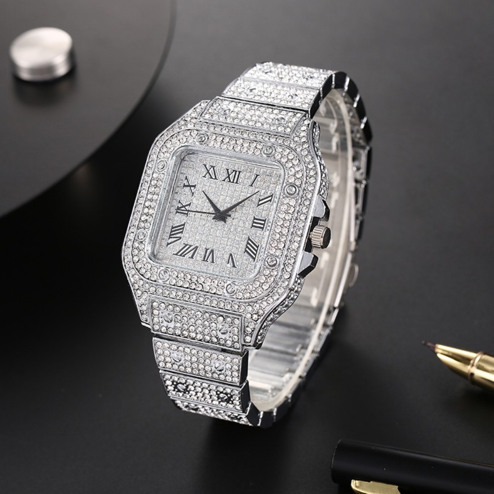 ساعات رجالية فاخرة مربعة الشكل - مراجعة Cartier Watch Tank وسعره